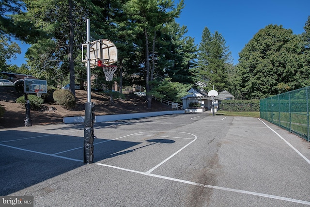 1655 Oakwood Dr Unit N323, Narberth, PA 19072 - view of basketball court with community basketball court