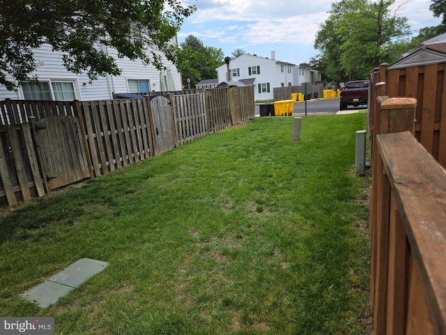 1850 Aberdeen Cir, Crofton, MD 21114 - view of yard featuring a residential view