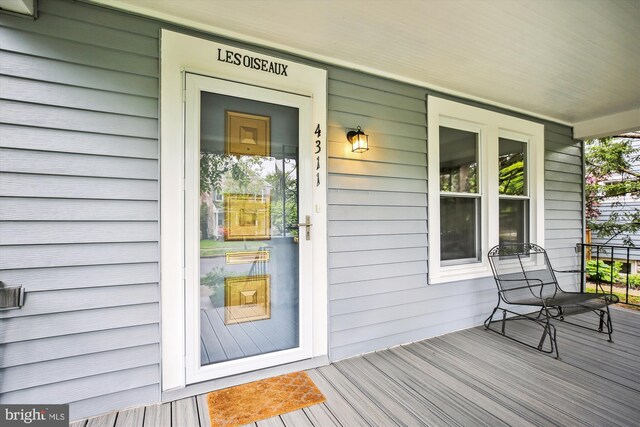 4311 Ellicott St NW, Washington, DC 20016 - entrance to property featuring covered porch