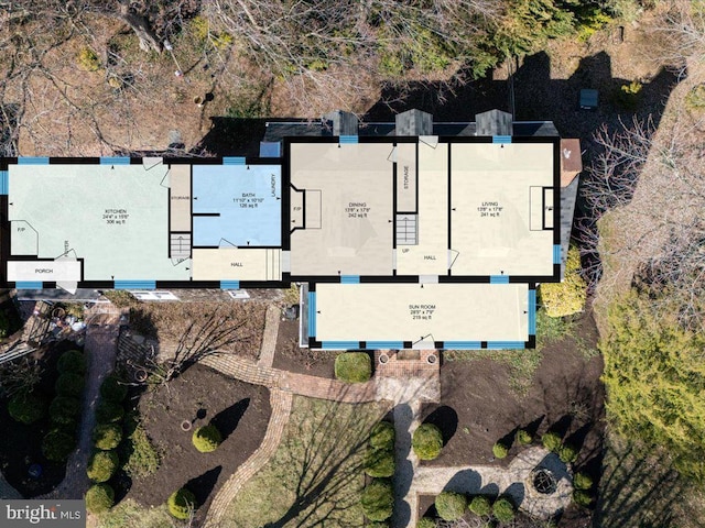 aerial view of property and surrounding area