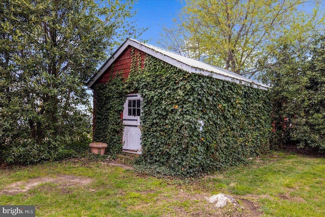 view of outbuilding