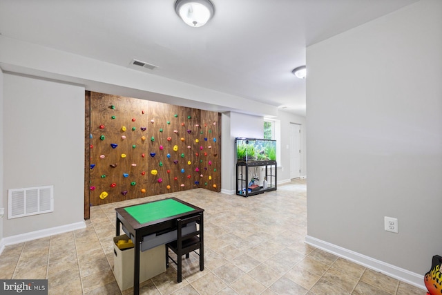 4111 Bayside Rd, Chesapeake Beach, MD 20732 - recreation room featuring baseboards