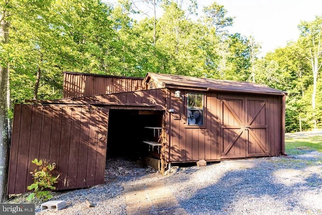 view of outbuilding featuring an outbuilding