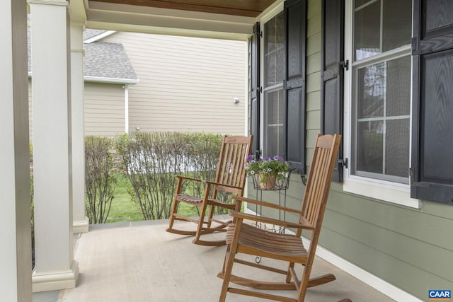 125 Highland Cir, Zion Crossroads, VA 22942 - balcony featuring a porch