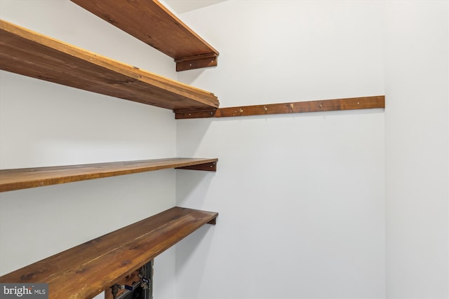 18707 Walkers Choice Rd Unit 6, Gaithersburg, MD 20886 - view of walk in closet