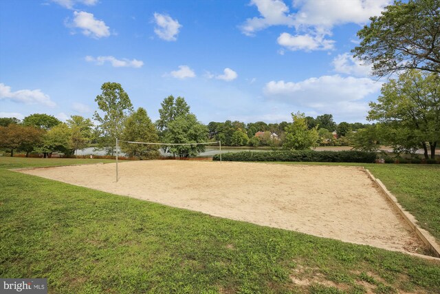 18707 Walkers Choice Rd Unit 6, Gaithersburg, MD 20886 - surrounding community with volleyball court and a yard