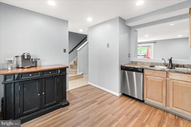 6436 Rockledge Ct, Elkridge, MD 21075 - kitchen featuring stainless steel dishwasher, a sink, light wood-style flooring, dark cabinetry, and recessed lighting