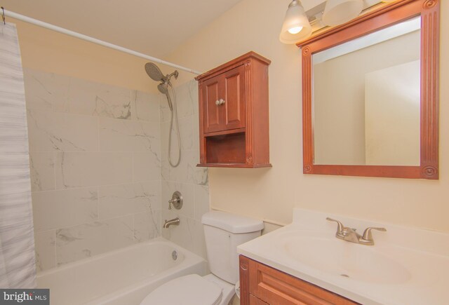 5941 Plumwood Ln, Woodbridge, VA 22193 - full bathroom with shower / bath combination with curtain, vanity, and toilet