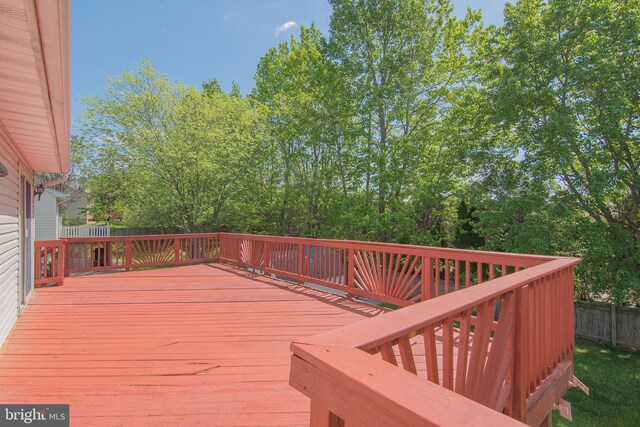 5941 Plumwood Ln, Woodbridge, VA 22193 - wooden deck with fence