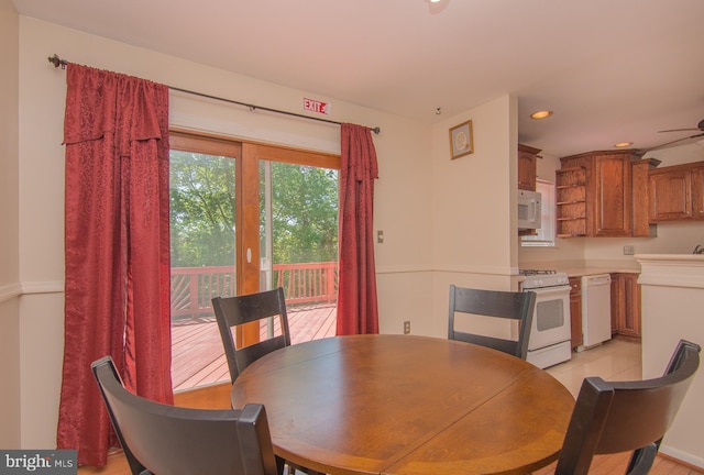 5941 Plumwood Ln, Woodbridge, VA 22193 - dining space featuring a ceiling fan and recessed lighting