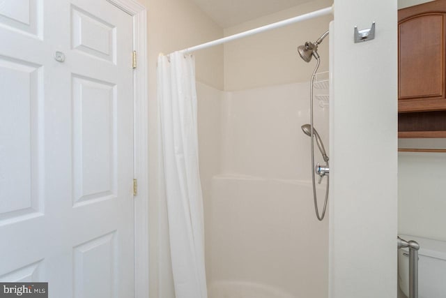 2799 Greenway Ct, Rockingham, VA 22802 - bathroom featuring a shower with curtain