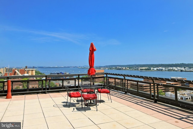 801 N Pitt St N Unit 419, Alexandria, VA 22314 - view of patio featuring a water view
