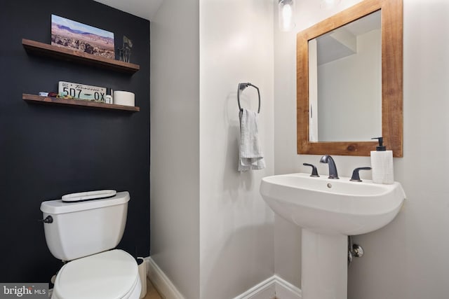 7135 Huntley Creek Pl Unit 55, Alexandria, VA 22306 - half bath with toilet and baseboards