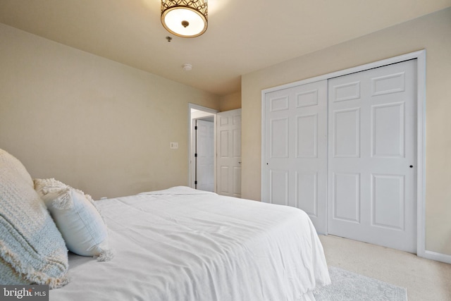 7135 Huntley Creek Pl Unit 55, Alexandria, VA 22306 - carpeted bedroom featuring a closet and baseboards