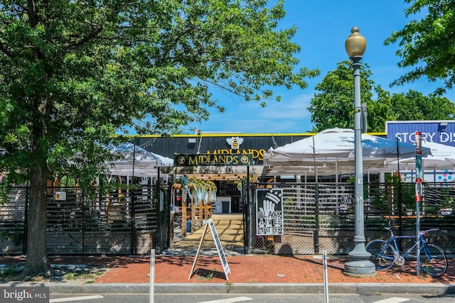 426 Manor Pl NW Unit 1, Washington, DC 20010 - surrounding community featuring fence