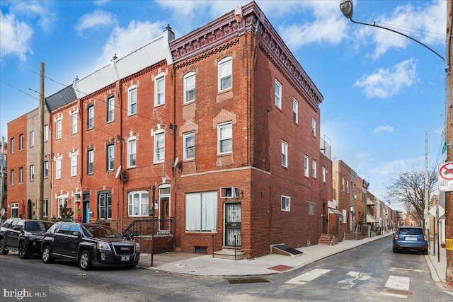 1331 Mifflin St, Philadelphia, PA 19148 - view of property with entry steps