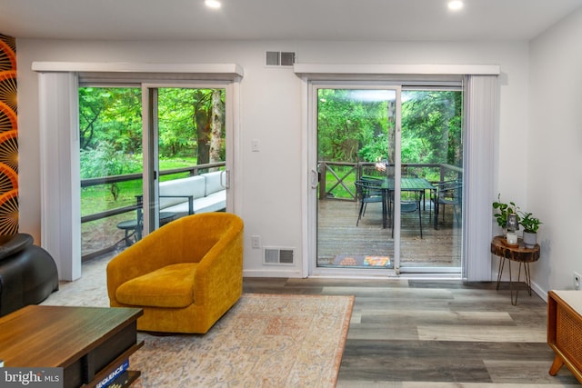 23 Eden Roc, New Hope, PA 18938 - sitting room with recessed lighting and wood finished floors