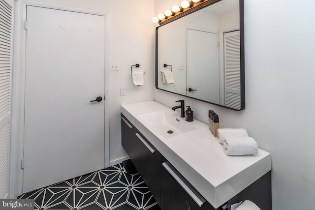 23 Eden Roc, New Hope, PA 18938 - bathroom featuring vanity and a closet
