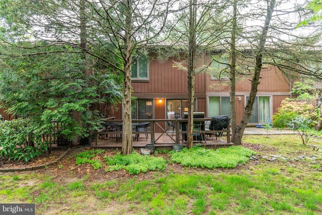 23 Eden Roc, New Hope, PA 18938 - back of property featuring a wooden deck