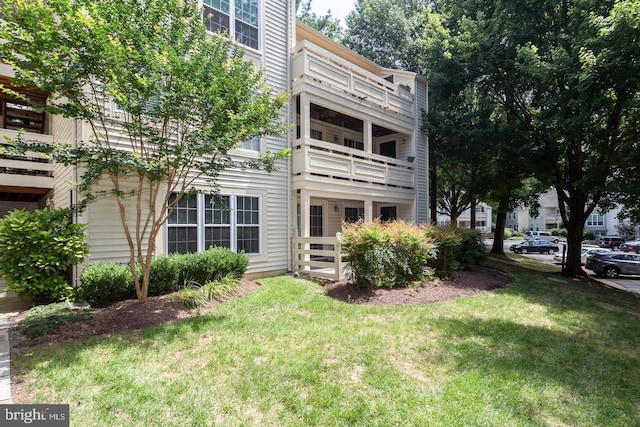 2224 Springwood Dr Unit 102A, Reston, VA 20191 - rear view of house with a lawn
