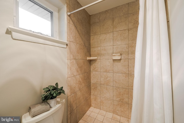 808 Gregorio Dr, Silver Spring, MD 20901 - bathroom with toilet and tiled shower