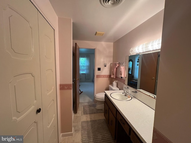 13920 Heavenly Acres Rdg, Hancock, MD 21750 - bathroom with toilet, vanity, and a closet