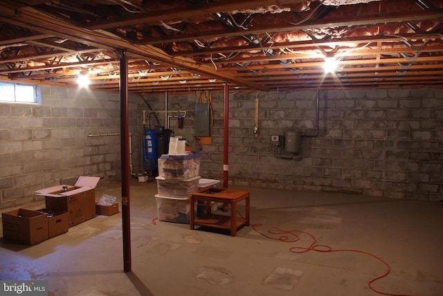 13920 Heavenly Acres Rdg, Hancock, MD 21750 - below grade area with electric panel and a water pressure tank