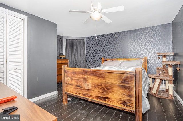 108 Fairfield St, Newville, PA 17241 - bedroom with hardwood / wood-style floors, wallpapered walls, baseboards, and a ceiling fan