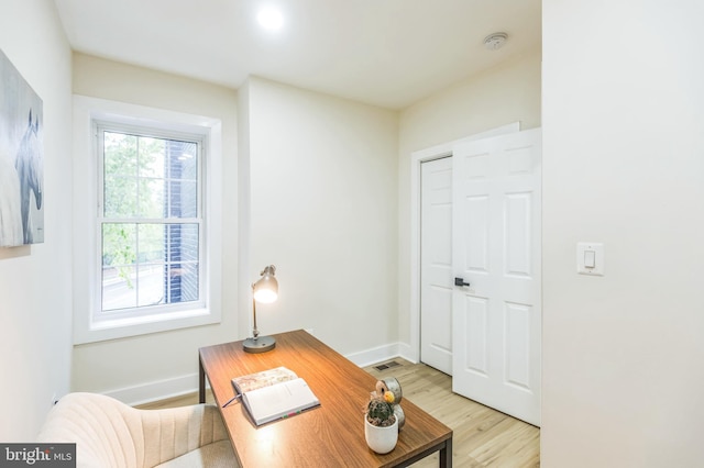1129 8th St NE, Washington, DC 20002 - office area with light wood-style flooring and baseboards