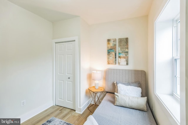 1129 8th St NE, Washington, DC 20002 - living area featuring wood finished floors and baseboards