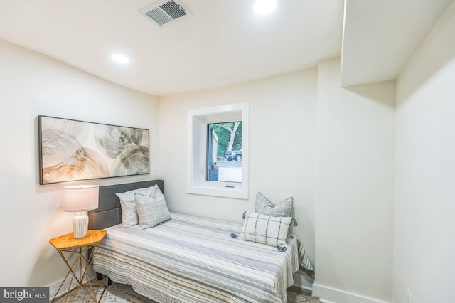 1129 8th St NE, Washington, DC 20002 - bedroom featuring baseboards and recessed lighting