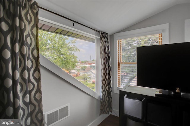 145 S Washington St, Greencastle, PA 17225 - detailed view of baseboards