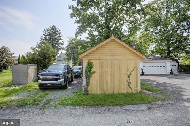 145 S Washington St, Greencastle, PA 17225 - view of garage