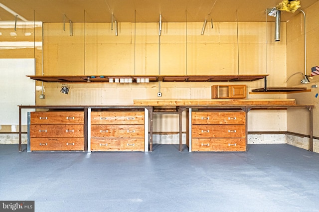 50 N Ave, Cedarville, NJ 08311 - garage featuring a workshop area