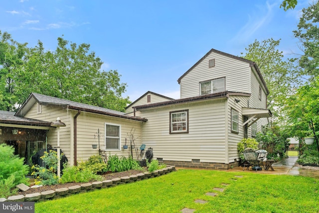 1517 Margaret St, Woodbridge, VA 22191 - back of house with a lawn, a patio area, and crawl space