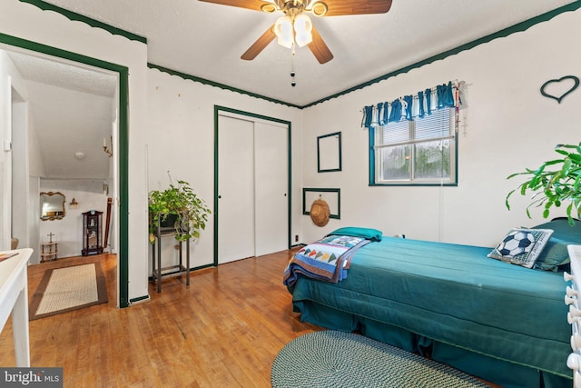 1517 Margaret St, Woodbridge, VA 22191 - bedroom featuring wood finished floors, a closet, and a ceiling fan