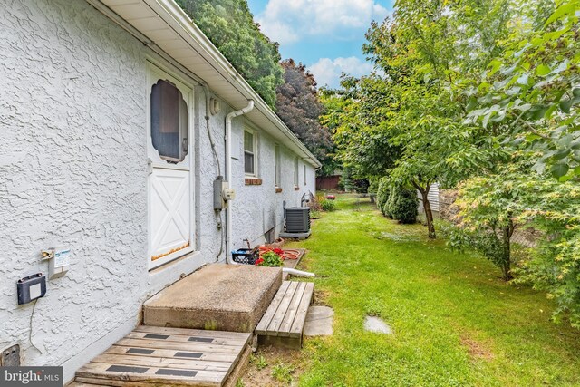 23 N Line Rd, Newtown Square, PA 19073 - view of green lawn