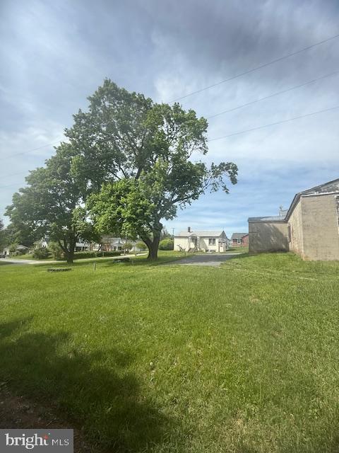 110 N Main St, Union Bridge, MD 21791 - view of green lawn