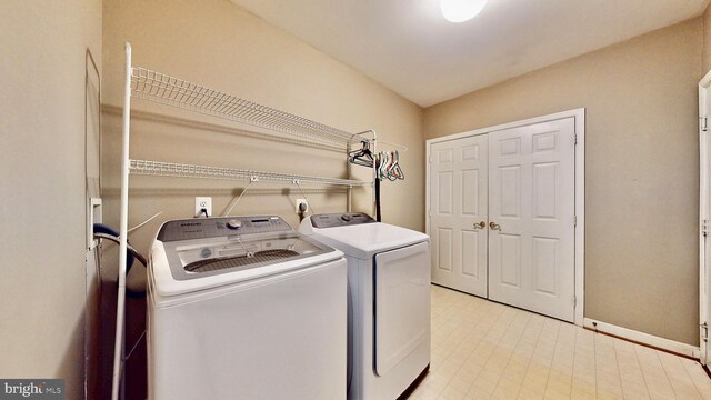 7265 Latham Ct, Hughesville, MD 20637 - laundry room featuring washer and dryer and baseboards