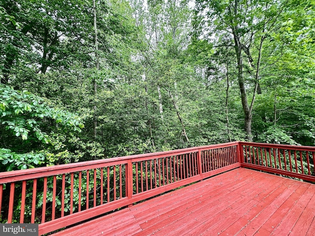 7265 Latham Ct, Hughesville, MD 20637 - wooden deck featuring a forest view