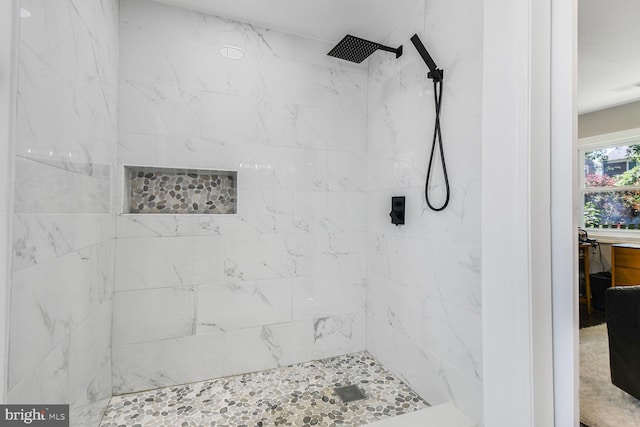 7603 Hammond Ave, Takoma Park, MD 20912 - bathroom with a tile shower