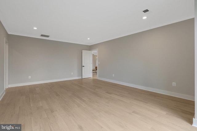 7916 Lewinsville Rd, Mclean, VA 22102 - empty room featuring light wood-style floors, baseboards, ornamental molding, and recessed lighting