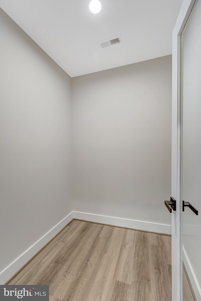 7916 Lewinsville Rd, Mclean, VA 22102 - unfurnished room with light wood-style flooring and baseboards
