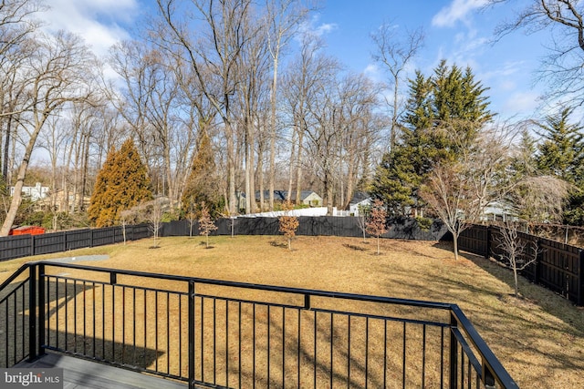 7916 Lewinsville Rd, Mclean, VA 22102 - view of yard