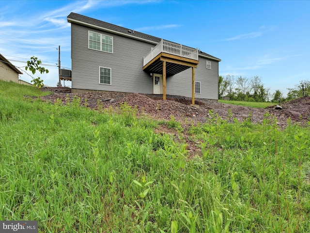 864 Wynonah Dr, Auburn, PA 17922 - back of house featuring a wooden deck