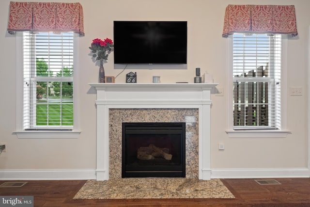 2005 Golden Ct, Mechanicsburg, PA 17055 - detailed view of wood finished floors, baseboards, and a fireplace