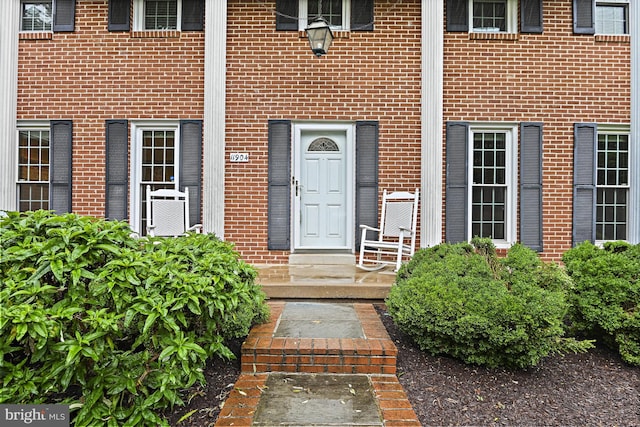 11904 Paradise Ln, Herndon, VA 20171 - property entrance featuring brick siding