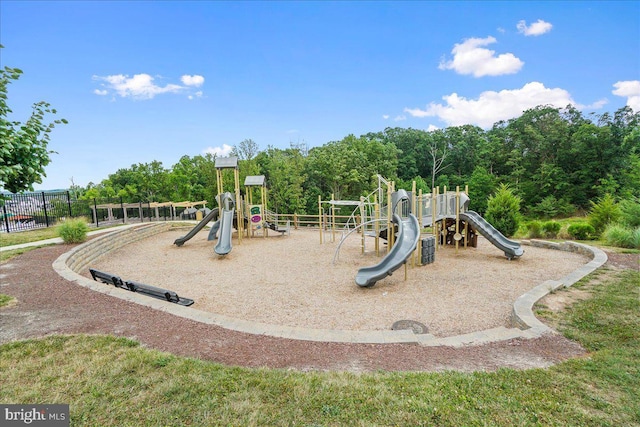 6034 Goshawk St, New Market, MD 21774 - community play area with fence