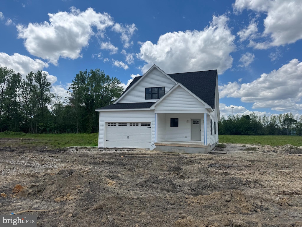 view of front of property featuring a porch