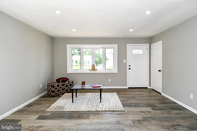 1210 Lindsay Rd, Oxon Hill, MD 20745 - entrance foyer featuring wood finished floors, recessed lighting, and baseboards